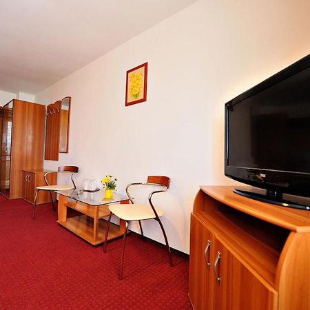 Motel Confort Floresti  Екстериор снимка