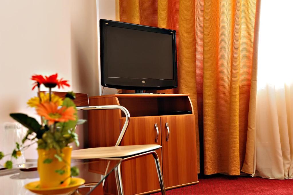 Motel Confort Floresti  Екстериор снимка